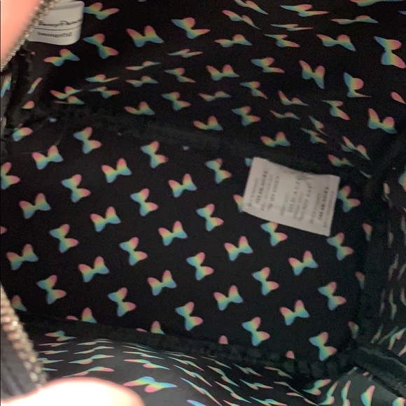 Loungefly Minnie Sequined Backpack Bow Rainbow - Picture 7 of 8